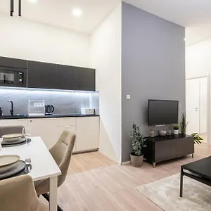 Appartement Kl31 - Urban Escape - Prime Location - Klauzal Square By Bqa, Boedapest