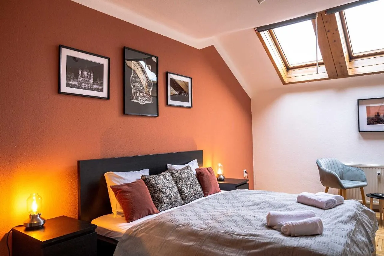Dob Duplex Apartment Boedapest