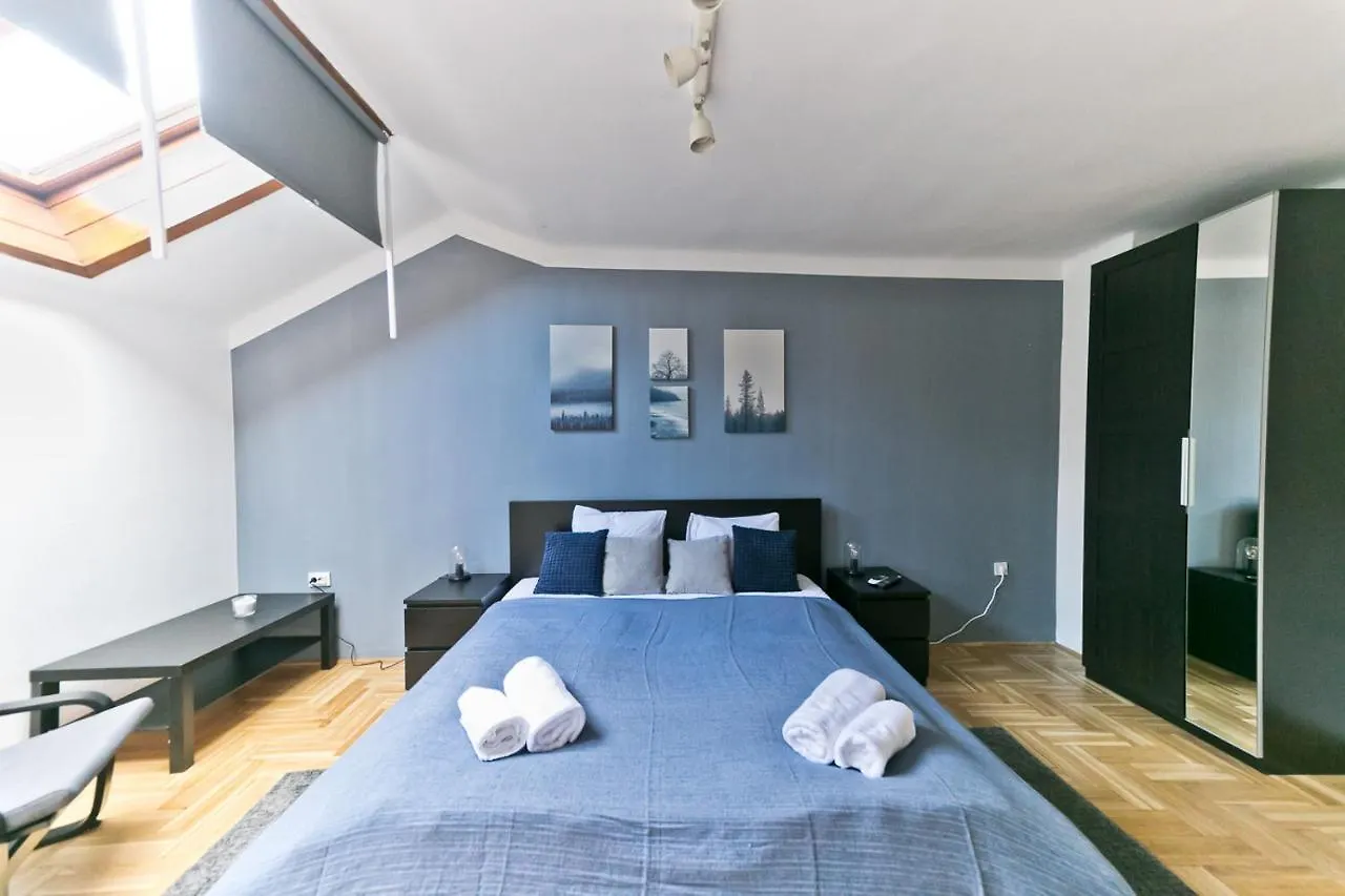 Dob Duplex Apartment Boedapest